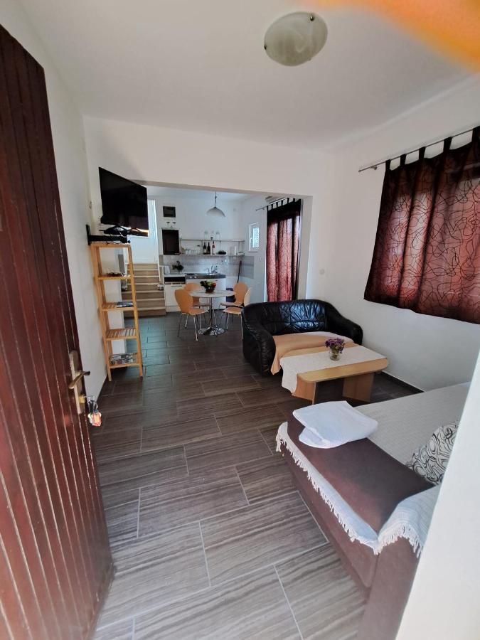 Apartmani Dusica لومباردا المظهر الخارجي الصورة