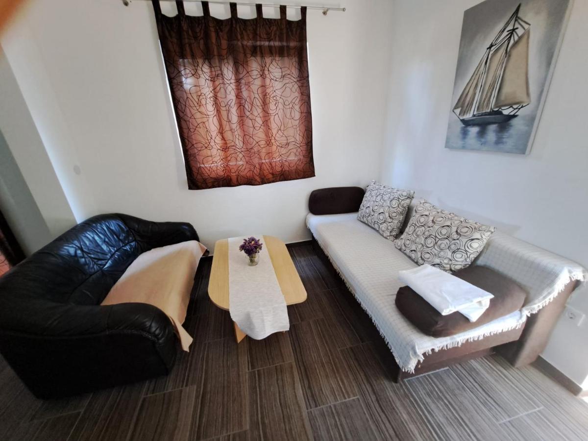 Apartmani Dusica لومباردا المظهر الخارجي الصورة